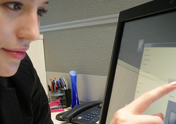 Nordsjællands Hospital har i forbindelse med forskningen ansat en eSundhedssygeplejerske, der går web-stuegang på patienter med inflammatoriske tarmsygdomme hver dag. Modelbillede.